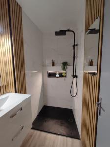 Φωτογραφία από το άλμπουμ του Cosy 4 minutes à pieds du centre historique avec parking σε Montlucon