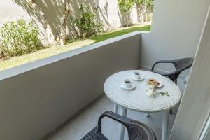 Fotografia z galérie ubytovania Rhoe Seaside Apartments v destinácii Agia Marina Nea Kydonias