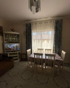 Et tv og/eller underholdning på Eri apartment