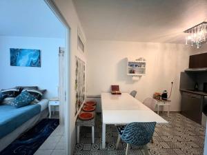 Kuchyň nebo kuchyňský kout v ubytování Apt Disneyland 2 chambres, parking, bus sur place + 10 fotografií