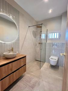 Ένα μπάνιο στο Sea View Apartment Cala Blanca Xabia