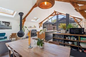 Χώρος καθιστικού στο Loft near City center