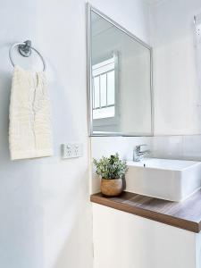 Fotografie z fotogalerie ubytování La Pague - Near CBD - Parking - 2 Bedroom Retreat v destinaci Brisbane + 28 fotografií