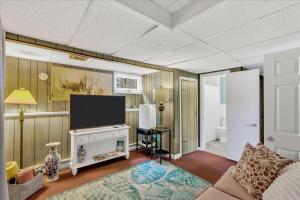 TV/trung tâm giải trí tại Cirlene's Beach Retreat