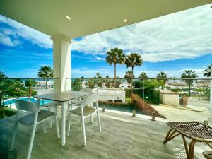 Balkón nebo terasa v ubytování La Paloma Seaview Apartment