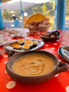 Makanan di atau berdekatan perkhemahan ini