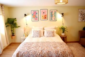 Postel nebo postele na pokoji v ubytování La licorne poitevine