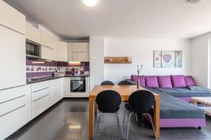 Kuchyň nebo kuchyňský kout v ubytování Dreamhouse 1 Apartment - by myNests + 15 fotografií
