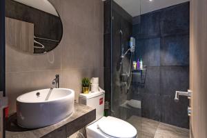 Koupelna v ubytování Thonglor Mitrtown 5-min walk to Thonglor BTS