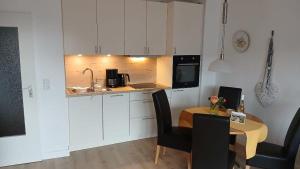 Η κουζίνα ή μικρή κουζίνα στο Ferienwohnung-Bruns