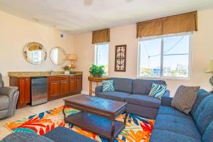 Et opholdsområde på Ocean View at Ocean Breeze Luxury Villas + 45 billeder