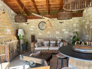 Ruang duduk di Mas de Nonin St Rémy de Provence