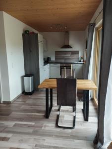 Kuchyň nebo kuchyňský kout v ubytování Ferienwohnung Bergzauber Schwarzwald