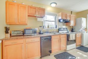 Gallery image of 7 Mi to Dtwn Dayton Home in Kettering with Yard in Dayton