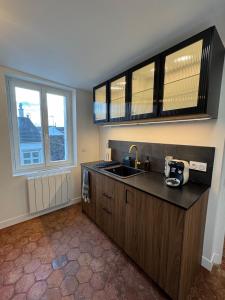 Dapur atau dapur kecil di Panorama Suites - Odilon et Aelys - Provins centre
