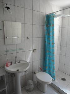 Bathroom sa Casa do Passarinho