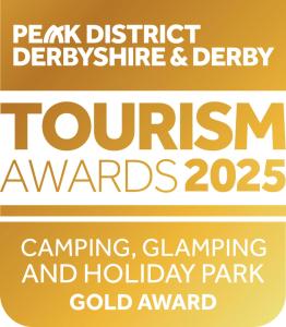 Galeriebild der Unterkunft Scaldersitch Farm Boutique Glamping Tipi with private wood fired hot tub in Sheen