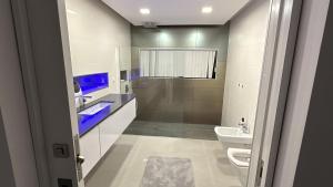 Et badeværelse på Bella Casa - piso inferior + 7 billeder