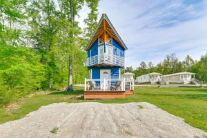 Gambar di galeri bagi 2 Mi to MSU Tiny Home with Furnished Deck! di Starkville