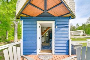 Gambar di galeri bagi 2 Mi to MSU Tiny Home with Furnished Deck! di Starkville