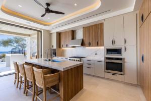 Kuchyň nebo kuchyňský kout v ubytování Solesta 4BR Villa and Luxury Casita by The Agency Baja + 46 fotografií