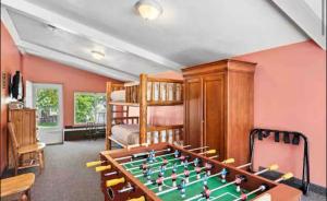 Η αίθουσα παιχνιδιών του Comfy stay in Lava Hot Springs
