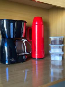 Economize e aproveite a região ou descanse para o voo - 24h的咖啡和沏茶工具