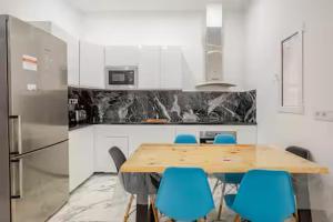 Kuchyňa alebo kuchynka v ubytovaní Apartamento en Planta Baja Cerca de la Playa en Badalona