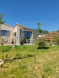 Κήπος έξω από το Gite l'épinette