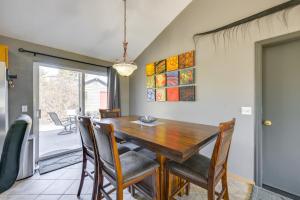 Fotografie z fotogalerie ubytování Yard Space with Fire Pit Kenai Getaway! v destinaci Kenai