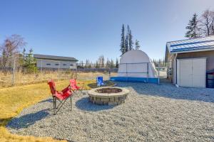 Zahrada ubytování Yard Space with Fire Pit Kenai Getaway!