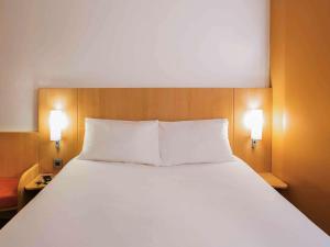 Katil atau katil-katil dalam bilik di Ibis Lagos Ikeja