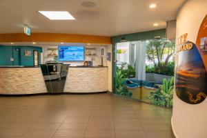 Vstupní hala nebo recepce v ubytování Grand Palais Boolarong Beachside Apartments + 37 fotografií