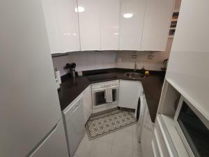 Η κουζίνα ή μικρή κουζίνα στο Bajo con Terraza en Mogro