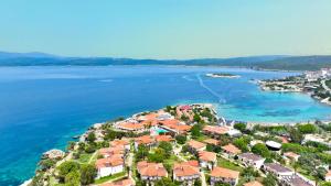 Afbeelding uit fotogalerij van Club Resort Atlantis in Seferihisar