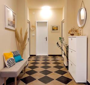 Kuchyň nebo kuchyňský kout v ubytování Silvermoon Apartment