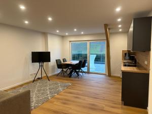 Dapur atau dapur kecil di Moselappartements by Weingut Marco Adamy +53 gambar