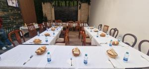 Reštaurácia alebo iné gastronomické zariadenie v ubytovaní Hotel Arabesque