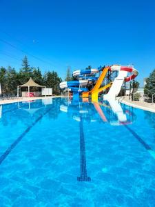 Bazén v ubytování The Sign Kocaeli Thermal Spa Hotel &Convention Center nebo v jeho okolí
