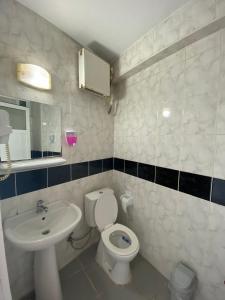 Koupelna v ubytování AY OTEL 2 + 14 fotografií