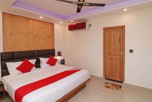 Postel nebo postele na pokoji v ubytování Hotel Luxe Retreat