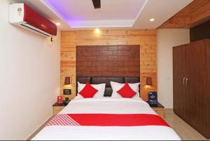 Postel nebo postele na pokoji v ubytování Hotel Luxe Retreat