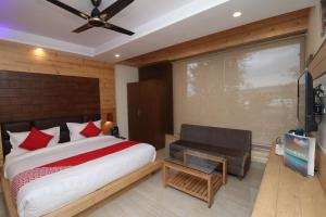 Postel nebo postele na pokoji v ubytování Hotel Luxe Retreat