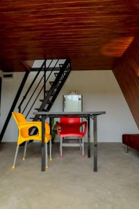 Gallery image of La Prime Ceylon Villa in Beruwala +9 photos