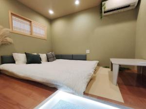 11全新装修 2室1厅1浴室1卫生间 设施齐全 最大6人 2 rooms 1dining room 2bathrooms 2toilets Max 6P 免费无线网络にあるテレビまたはエンターテインメントセンター