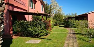 Aed väljaspool majutusasutust Hotel Il Cipresso