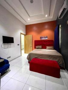 Postel nebo postele na pokoji v ubytování Luxury four bedrooms ikate lekki
