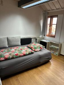 Ein Sitzbereich in der Unterkunft Ferienwohnung Monteurswohnung für 1 bis 8 Personen