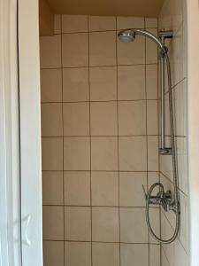 Ein Badezimmer in der Unterkunft Ferienwohnung Monteurswohnung für 1 bis 8 Personen