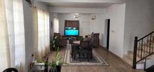 Khu vực ghế ngồi tại Gisa Hostel All Private Ensuite Rooms